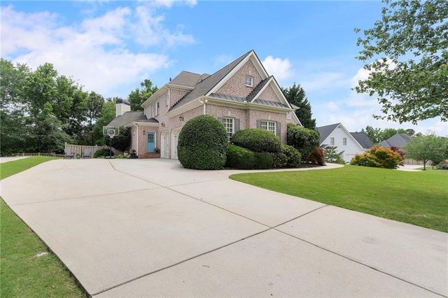 940 Checkered Way NW, Kennesaw, GA 30152