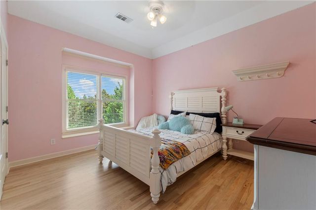 940 Checkered Way NW, Kennesaw, GA 30152