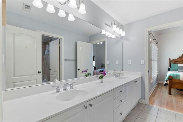 940 Checkered Way NW, Kennesaw, GA 30152