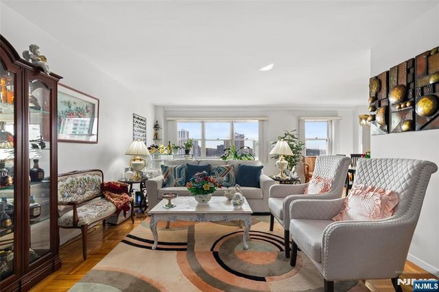 280 Prospect 9H, Hackensack, NJ 07601