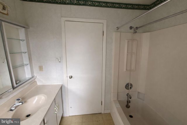 59 WOODSTREAM DR, Atco, NJ 08004