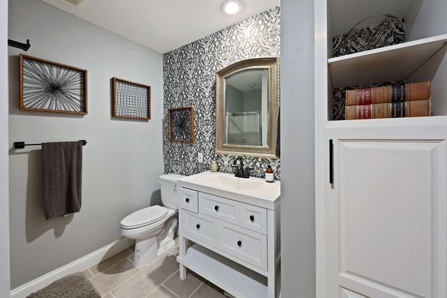 3947 Bailey Ridge Draw, Woodbury, MN 55125