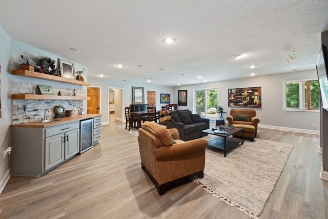 3947 Bailey Ridge Draw, Woodbury, MN 55125