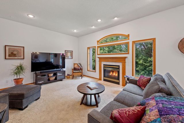 3947 Bailey Ridge Draw, Woodbury, MN 55125