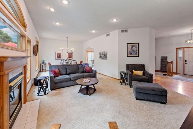3947 Bailey Ridge Draw, Woodbury, MN 55125