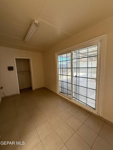 761 MARTHA GALE Drive, El Paso, TX 79912