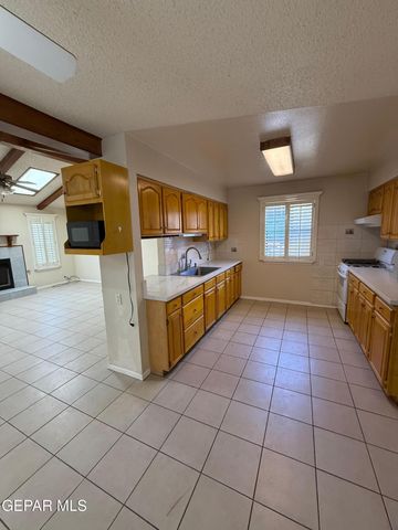 761 MARTHA GALE Drive, El Paso, TX 79912