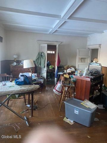 8 Indian Ledge Road, Voorheesville, NY 12186