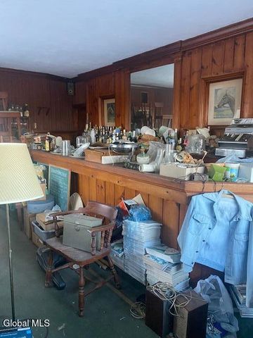 8 Indian Ledge Road, Voorheesville, NY 12186