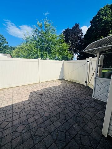 47 Redden Rd, Springfield, MA 01119