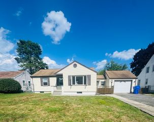 47 Redden Rd, Springfield, MA 01119