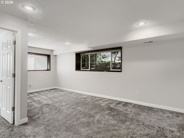 9411 Sw SILETZ Dr, Tualatin, OR 97062