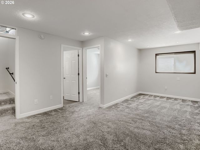 9411 Sw SILETZ Dr, Tualatin, OR 97062