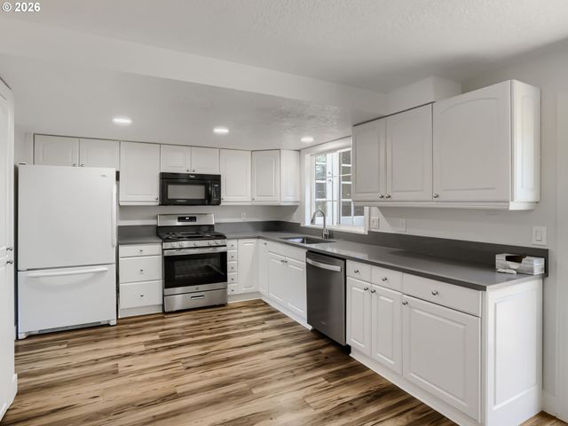 9411 Sw SILETZ Dr, Tualatin, OR 97062