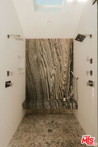 5938 Jumilla Avenue, Woodland Hills (los Angeles), CA 91367