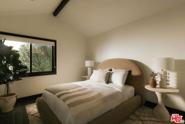 5938 Jumilla Avenue, Woodland Hills (los Angeles), CA 91367