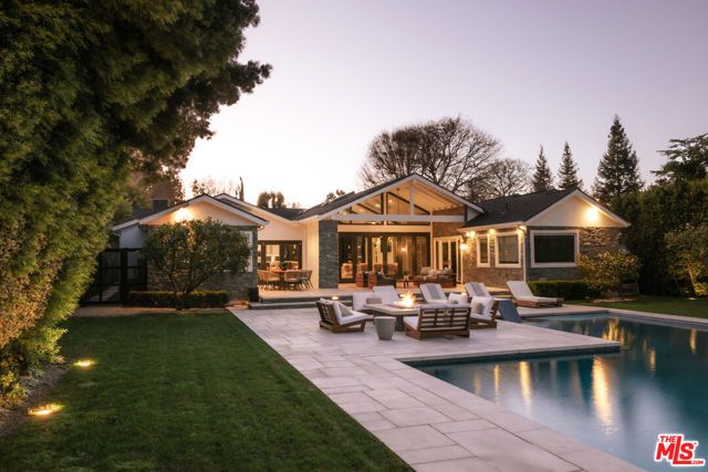 5938 Jumilla Avenue, Woodland Hills (los Angeles), CA 91367