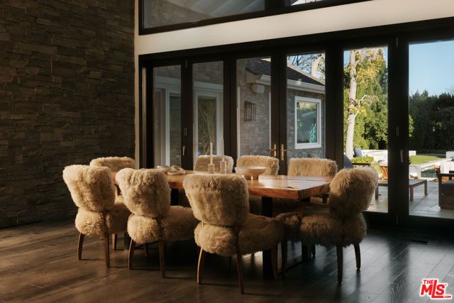 5938 Jumilla Avenue, Woodland Hills (los Angeles), CA 91367