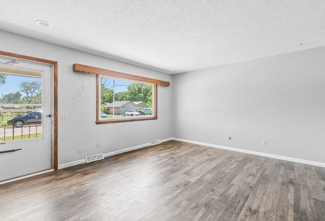110 W 4th St., Valley Center, KS 67147