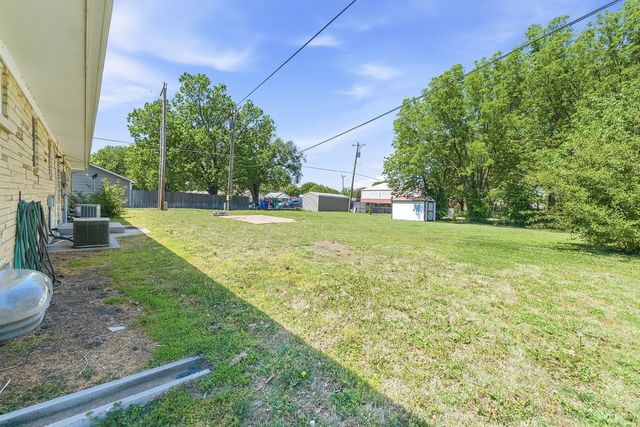 110 W 4th St., Valley Center, KS 67147