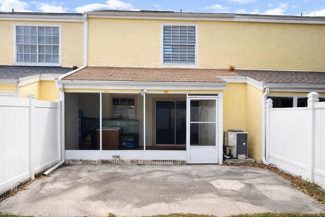 11008 YORKSHIRE RIDGE COURT, Orlando, FL 32837