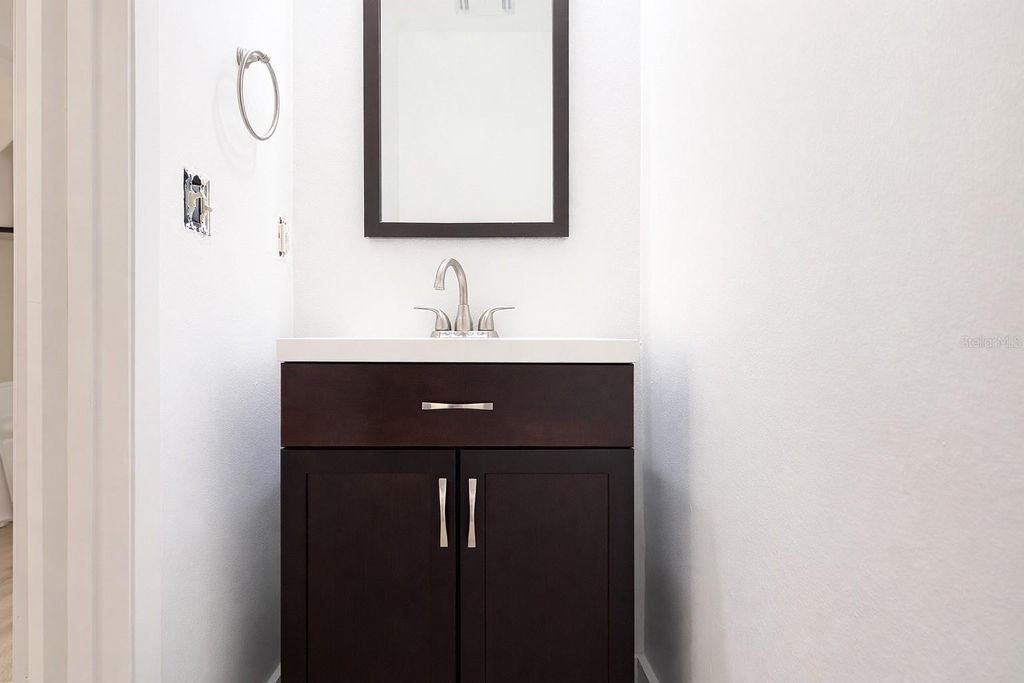 Image 21 of property listing at 11008 YORKSHIRE RIDGE COURT, Orlando, FL 32837