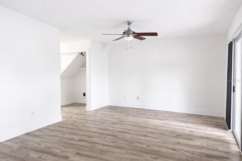 Image 5 of property listing at 11008 YORKSHIRE RIDGE COURT, Orlando, FL 32837