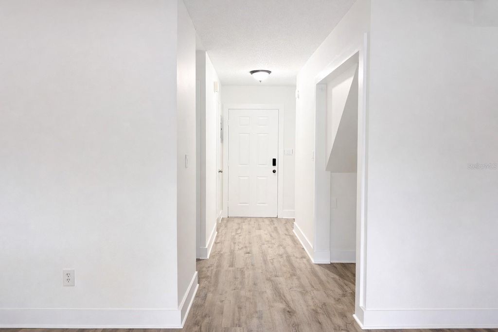 Image 7 of property listing at 11008 YORKSHIRE RIDGE COURT, Orlando, FL 32837