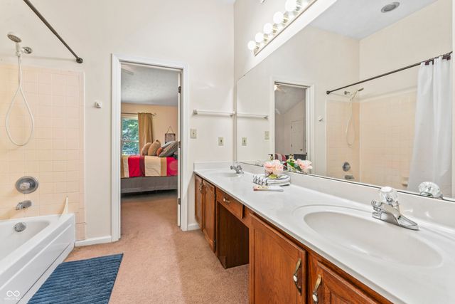10816 Oyster Bay Court, Indianapolis, IN 46236