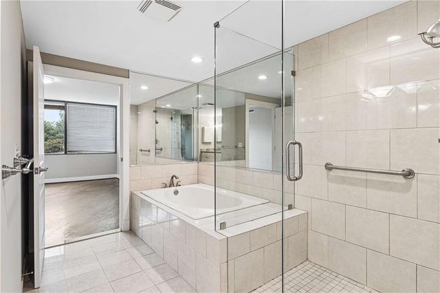 700 Park Regency Place NE 707, Atlanta, GA 30326