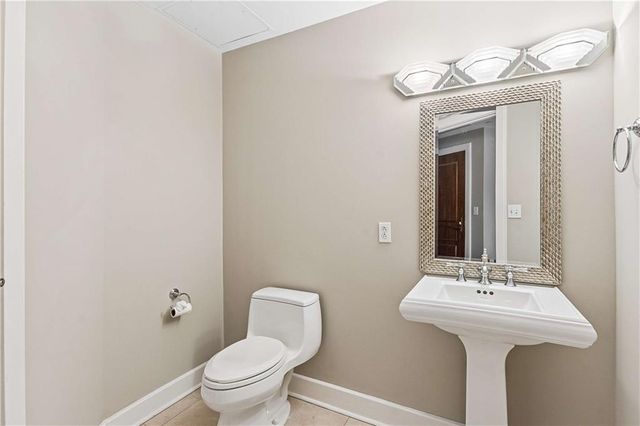 700 Park Regency Place NE 707, Atlanta, GA 30326