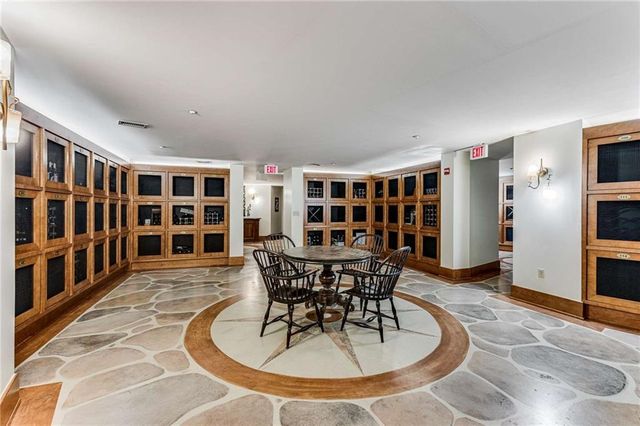 700 Park Regency Place NE 707, Atlanta, GA 30326