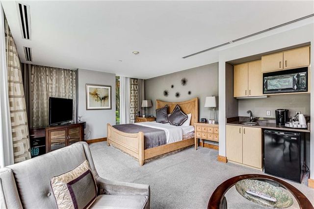 700 Park Regency Place NE 707, Atlanta, GA 30326