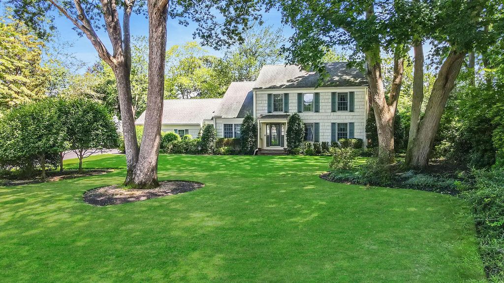 23 Little Harbor Road, Mount Sinai, NY 11766