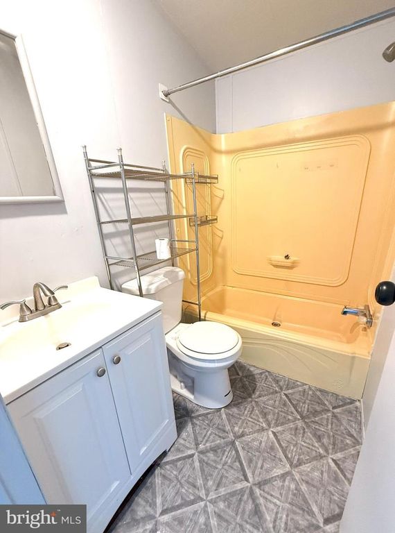 82 COUNTRY VIEW EST, Newville, PA 17241