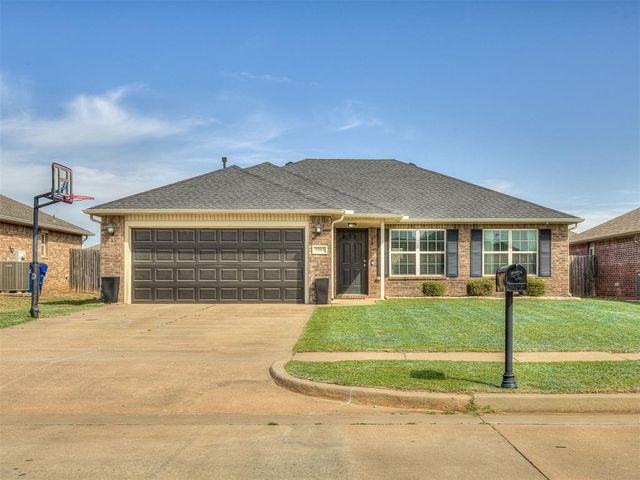 1905 W Autumn Way, Mustang, OK 73064