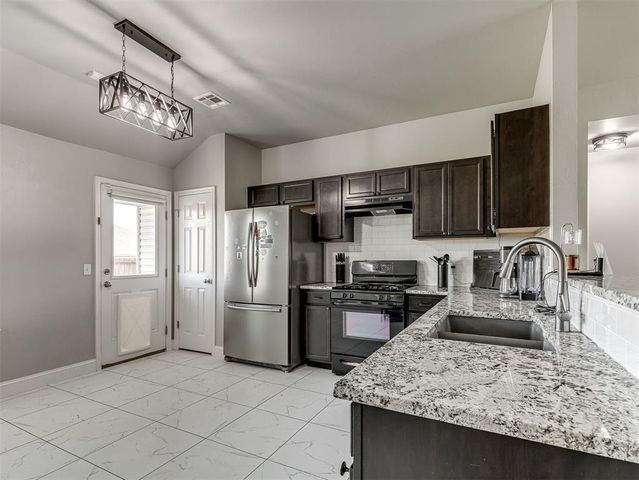 1905 W Autumn Way, Mustang, OK 73064