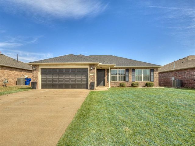 1905 W Autumn Way, Mustang, OK 73064