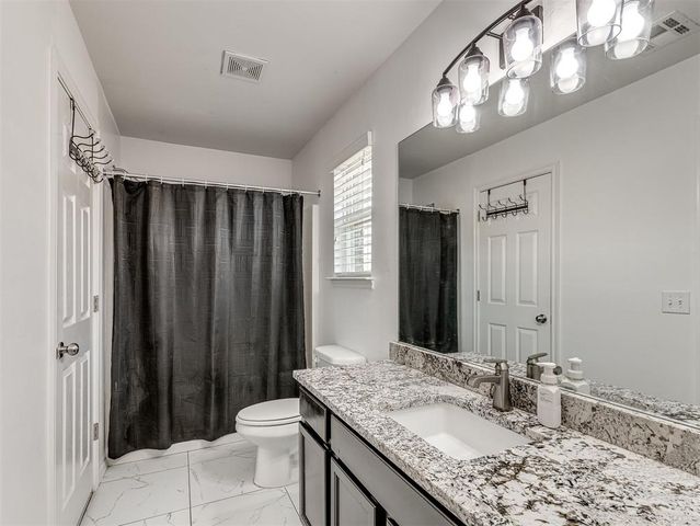 1905 W Autumn Way, Mustang, OK 73064