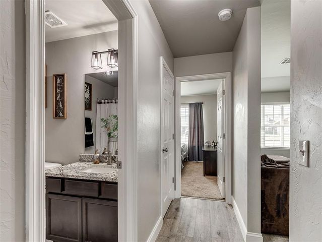 1905 W Autumn Way, Mustang, OK 73064