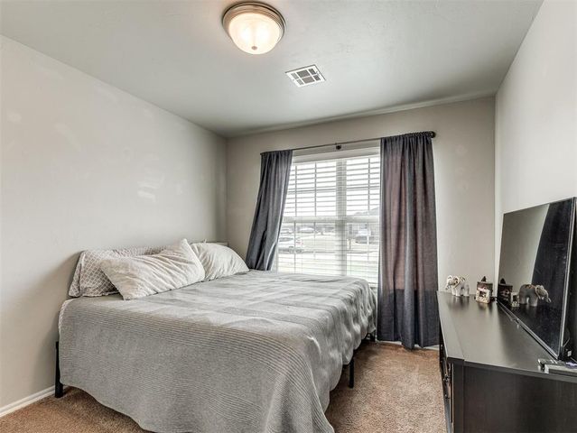 1905 W Autumn Way, Mustang, OK 73064