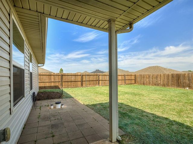 1905 W Autumn Way, Mustang, OK 73064