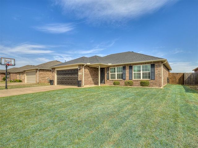 1905 W Autumn Way, Mustang, OK 73064