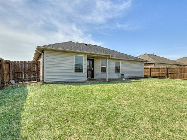 1905 W Autumn Way, Mustang, OK 73064