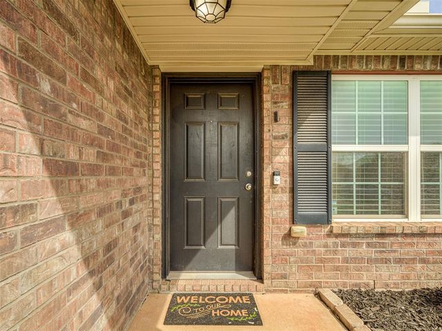 1905 W Autumn Way, Mustang, OK 73064