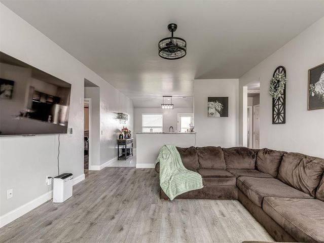 1905 W Autumn Way, Mustang, OK 73064