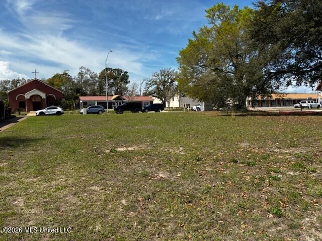 252 Beauvoir Road, Biloxi, MS 39531