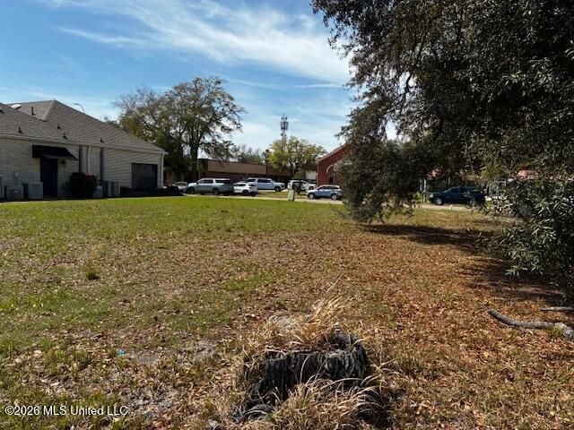 252 Beauvoir Road, Biloxi, MS 39531