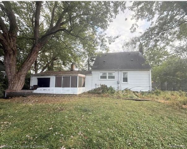 26532 Powers Avenue, Dearborn Heights, MI 48125