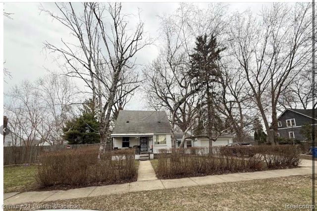 26532 Powers Avenue, Dearborn Heights, MI 48125